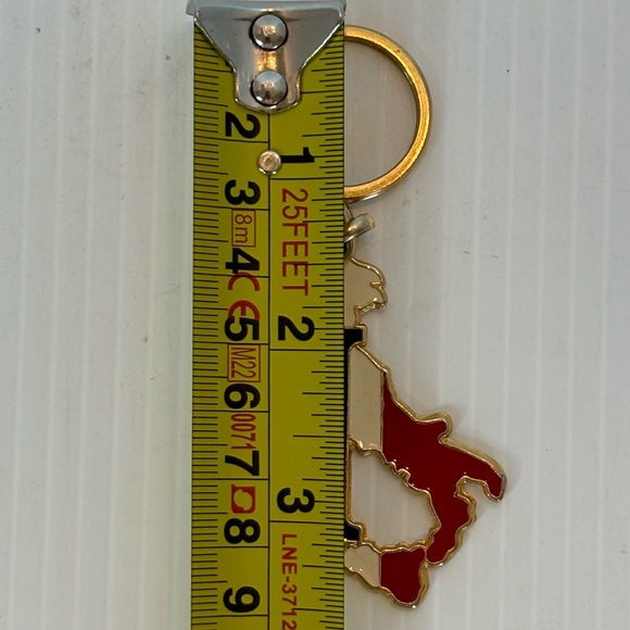 Vtg Souvenir Keychain Italy Map Shape with Green White Red Colors Made In Italy - Picture 4 of 5